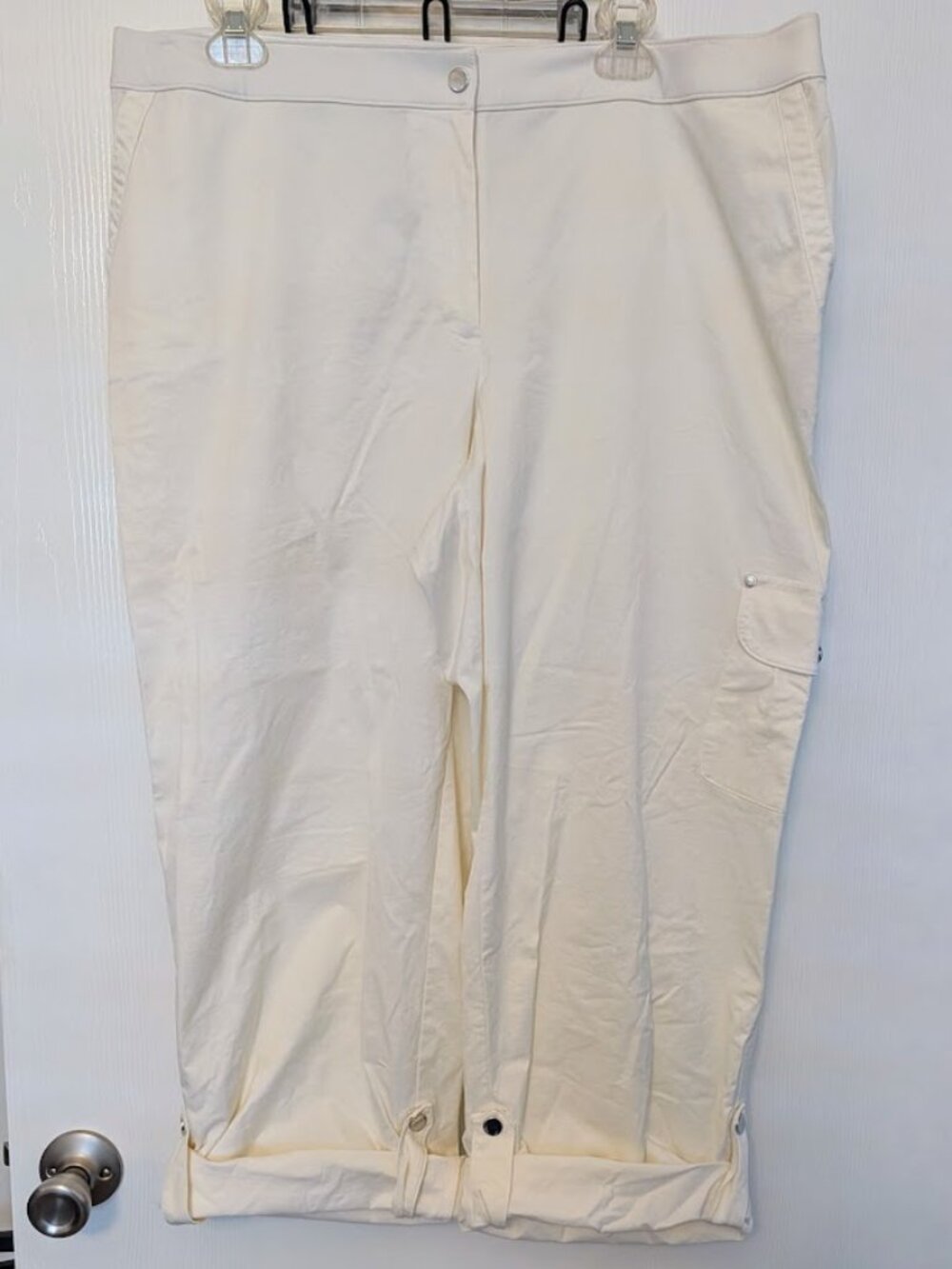 Zenergy by Chico's cream color capris NWOT Size 3/XL